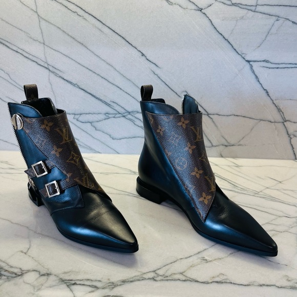 Louis Vuitton buckle boot, size 37. - Picture 3 of 3